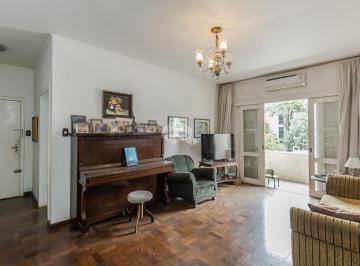 Apartamento · 125m² · 3 Quartos · 1 Vaga · Apartamento no bairro Auxiliadora com 125 m2 privativos, 3 dormitórios, ampla sala com sacada , cozi