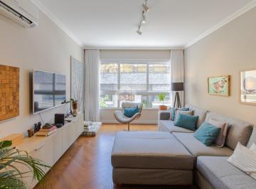 Apartamento · 77m² · 2 Quartos · 1 Vaga · Charmoso e encantador AP de 2 dormitórios no Rio Branco