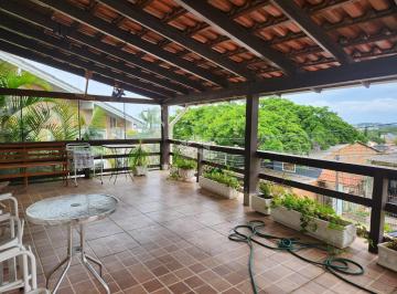 Casa · 200m² · 3 Quartos · 2 Vagas · Casa de alvenaria, 3 dormitórios, no bairro Ipanema, em Porto Alegre.