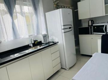 Apartamento · 70m² · 3 Quartos · 1 Vaga · APARTAMENTO 3 DORMITÓRIOS C/ 1 SUÍTE PRÓXIMO DA PRAIA DOS INGLESES R$ 440.000,00