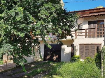 Casa · 197m² · 3 Quartos · 2 Vagas · Casa 3 dormitórios com garagem na Zona Sul de Porto Alegre