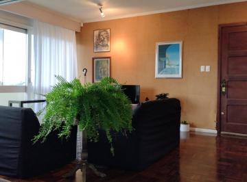 Apartamento · 157m² · 3 Quartos · 1 Vaga · Apartamento com 3 dormitórios, sendo uma suíte e com 157 m² de área privativa.