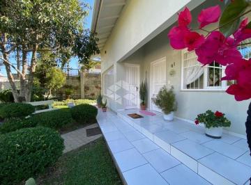Casa · 136m² · 2 Quartos · 1 Vaga · Casa ampla com paisagismo