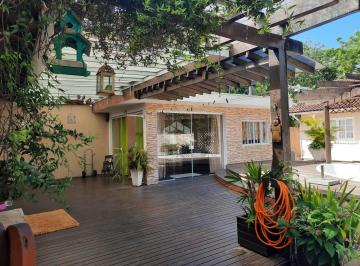 Casa · 190m² · 4 Quartos · 3 Vagas · Casas no bairro Campeche, em Florianópolis- SC
