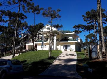 Casa · 312m² · 3 Quartos · 2 Vagas · Casa 3 suítes, 312m², no Condomínio Aspen de Gramado