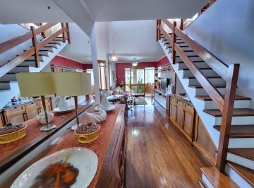 Apartamento · 233m² · 3 Quartos · 2 Vagas · Excelente cobertura no local mais valorizado da Tristeza