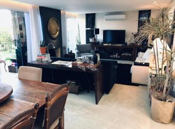 Casa · 280m² · 3 Quartos · 2 Vagas · Casa residencial semimobiliada com 3 dormitórios, sendo 3 suítes, 2 vagas de gar
