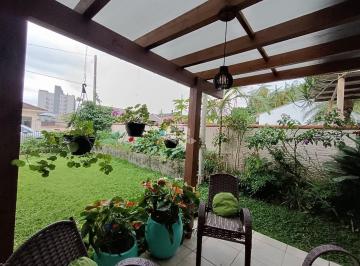 Casa · 100m² · 3 Quartos · 2 Vagas · Casa bairro Rau Jaraguá do Sul 3 quartos com piscina e amplo jardim