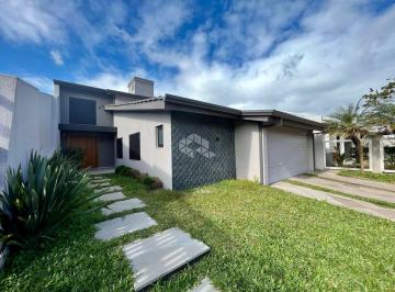 Casa · 270m² · 5 Quartos · 2 Vagas · Sobrado com 5 dormitórios, mobiliada e decorada, com piscina para no centro de Xangri-Lá