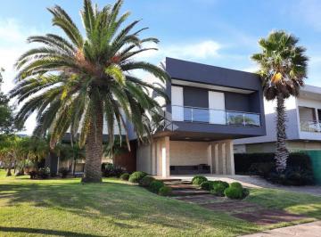 Casa · 365m² · 6 Quartos · 2 Vagas · Casa em Condomínio à venda em Xangri-Lá com 6 quartos (6 suítes)