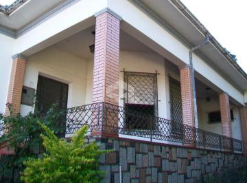 Casa · 341m² · 4 Quartos · 2 Vagas · Casa ampla com duas esquinas