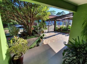 Casa · 237m² · 7 Quartos · 1 Vaga · 3 residências em 1 terreno, possibilidade de moradia para família grande ou aluguel