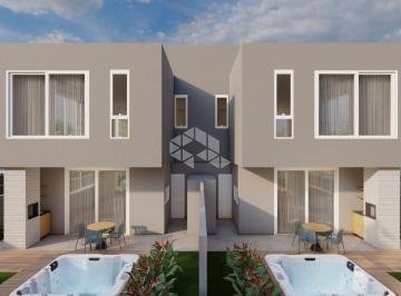 Casa · 190m² · 3 Quartos · 2 Vagas · CASA GEMINADA COM 3 SUITES NO RIO TAVARES/ FLORIANOPOLIS