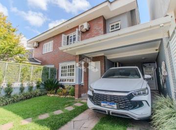 Casa · 134m² · 3 Quartos · 2 Vagas · Casa à venda com 3 dormitórios e 134 m² no bairro Hípica