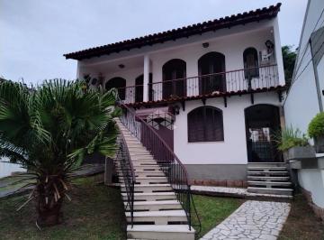 Casa · 211m² · 3 Quartos · 4 Vagas · Casa com 211 m² à venda por 950.000,00
