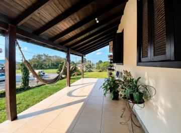 Casa · 70m² · 2 Quartos · 2 Vagas · Casa plana, 2 dormitórios, sala, cozinha, 1 banheiro, Estância Velha.