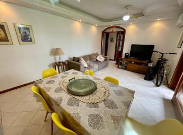 Apartamento · 77m² · 2 Quartos · 1 Vaga · Apartamento de 2 dormitórios à venda próximo à Praia de Canavieiras