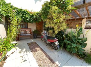 Casa · 100m² · 3 Quartos · 1 Vaga · Tríplex no Bairro Santo Inácio.