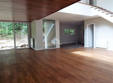 Casa · 345m² · 4 Quartos · 2 Vagas · Residencia em condominio de Gramado