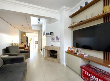 Casa · 101m² · 3 Quartos · 2 Vagas · Excelente Imóvel Mobiliado com Churrasqueira e Ampla Área - 105m²