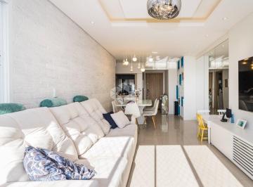 Apartamento · 98m² · 3 Quartos · 3 Vagas · Apartamento com 3 dormitórios, sendo 1 suíte e 3 vagas e depósito no bairro Petrópolis