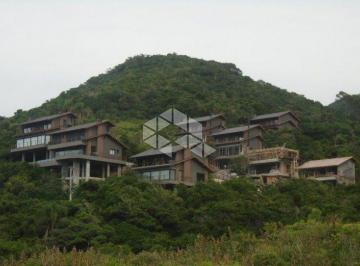 Casa · 202m² · 2 Quartos · 2 Vagas · Condomínio Águas do Siriú com vista perene para a Lagoa e a Praia do Siriú