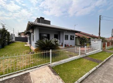 Casa · 113m² · 4 Quartos · 2 Vagas · Casa de 4 quartos (sendo 1 suíte) em condomínio fechado