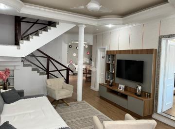 Casa · 265m² · 4 Quartos · 1 Vaga · Casa com 4 quartos/dormitórios no bairro Canto, em Florianópolis - SC