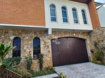 Casa · 232m² · 4 Quartos · 6 Vagas · Casa assobradada com 4 dormitórios e 6 vagas no Tremembé