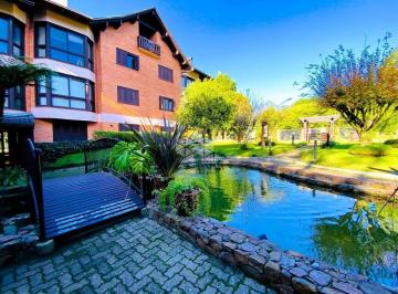 Apartamento · 93m² · 3 Quartos · 1 Vaga · A venda apartamento de 3 dormitórios, localizado a poucos minutos do centro de Gramado.