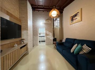 Casa · 198m² · 3 Quartos · 2 Vagas · Casa com amplo pátio
