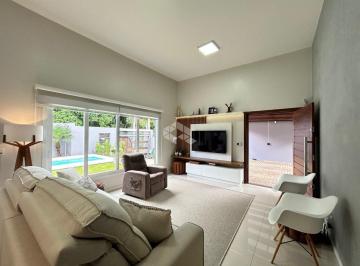 Casa · 175m² · 3 Quartos · 2 Vagas · Casa semimobiliada e plana, com 03 dormitórios e piscina, no Jardim Europa!