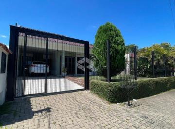 Casa · 182m² · 3 Quartos · 2 Vagas · Casa semimobiliada no centro de Vera Cruz com terreno amplo!