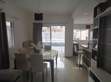 Photo 1 · Casa/sobrado3 dormitórios, 1 suíte, 2 vagas, Baairro Harmonia - Canoas