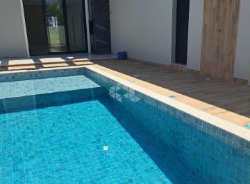 Casa · 187m² · 3 Quartos · 2 Vagas · Casa com 3 quartos/dormitórios no bairro Pedra Branca, em Palhoça- SC