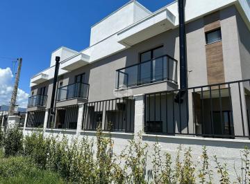 Casa · 93m² · 3 Quartos · 1 Vaga · CASA GEMINADA 3 DORMITÓRIOS SENDO UMA SUÍTE COM VARANDA QUINATL COM CHURRASQUEIRA 1 VAGA DE GARAGEM
