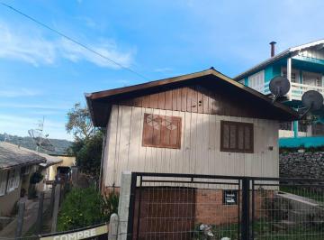 Casa · 70m² · 3 Quartos · 2 Vagas · Casa 3 quartos, 70m² privativos no Bairro Floresta, em Gramado