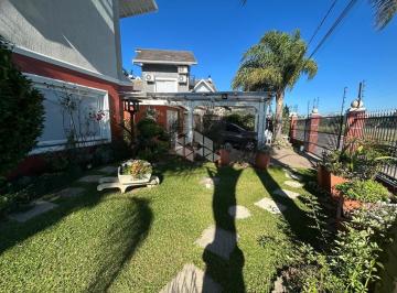 Casa · 132m² · 3 Quartos · 2 Vagas · Casa com três suítes em Canela