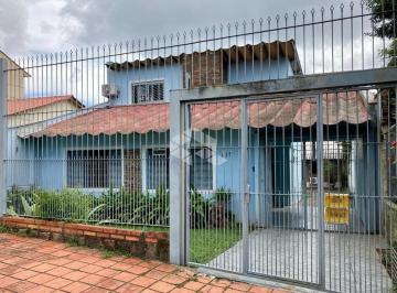 Casa · 140m² · 3 Quartos · 6 Vagas · Casa no bairro Nonoai com 2 quartos e amplo living e 6 vagas