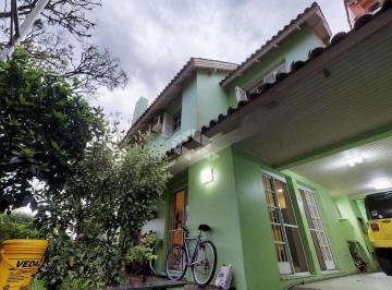 Casa · 220m² · 3 Quartos · 3 Vagas · AMPLA CASA COM 3 DORMITÓRIOS NO BAIRRO TRISTEZA!