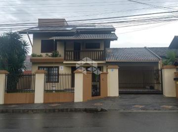 Casa · 226m² · 4 Quartos · 2 Vagas · Casa 1 suíte + 2 quartos/dormitórios no bairro Água Verde em Jaraguá do Sul