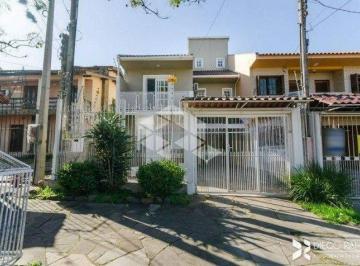 Casa · 231m² · 3 Quartos · 3 Vagas · Casa a venda com 231m², 3 dormitórios, 1 suíte, piscina e garagem no Imperial Park