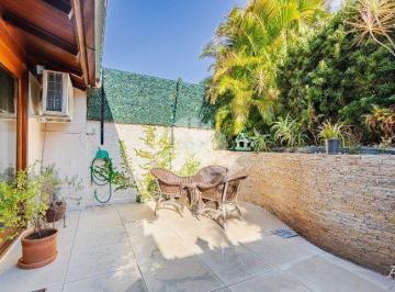 Casa · 165m² · 3 Quartos · 2 Vagas · Crédito Real vende Petrópolis! Excelente casa em condomínio