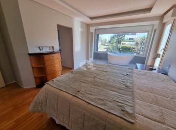 Casa · 252m² · 3 Quartos · 3 Vagas · Lindíssima e ampla casa com 03 dormitórios 1 suíte, vista para o Guaíba e piscina