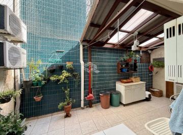 Apartamento · 72m² · 3 Quartos · Apartamento térreo com pátio, 3 dormitórios no bairro São João em Porto Alegre-RS!