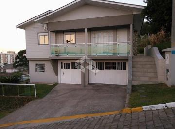 Casa · 142m² · 2 Quartos · Casa ampla, próxima ao centro de Carlos Barbosa