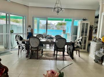 Casa · 269m² · 3 Quartos · 2 Vagas · Casa à venda em Jurerê Internacional