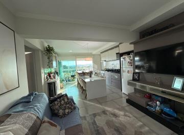 Apartamento · 92m² · 2 Quartos · 1 Vaga · Apartamento no Centro, 02 dormitórios (1 suíte) e amplo espaço social!