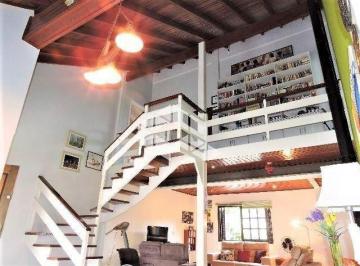 Casa · 179m² · 3 Quartos · 6 Vagas · Casa no bairro Tristeza com pátio grande!