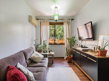Apartamento · 65m² · 2 Quartos · 1 Vaga · Apartamento com 2 dormitórios, na Carlos Trein Filho, e 1 vaga de garagem